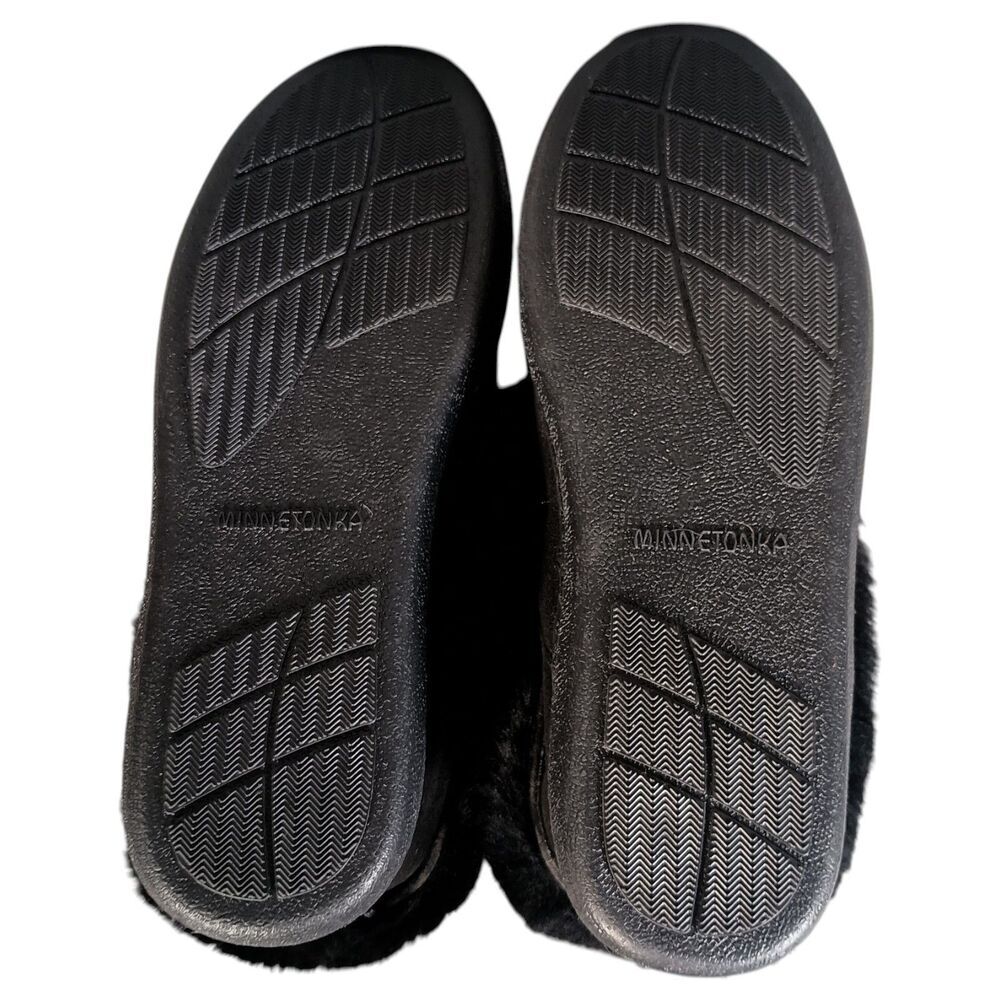 Minnetonka Suede Real Sheepskin Slipper Boots Womens 10 Black Fur Lining - Picture 12 of 14
